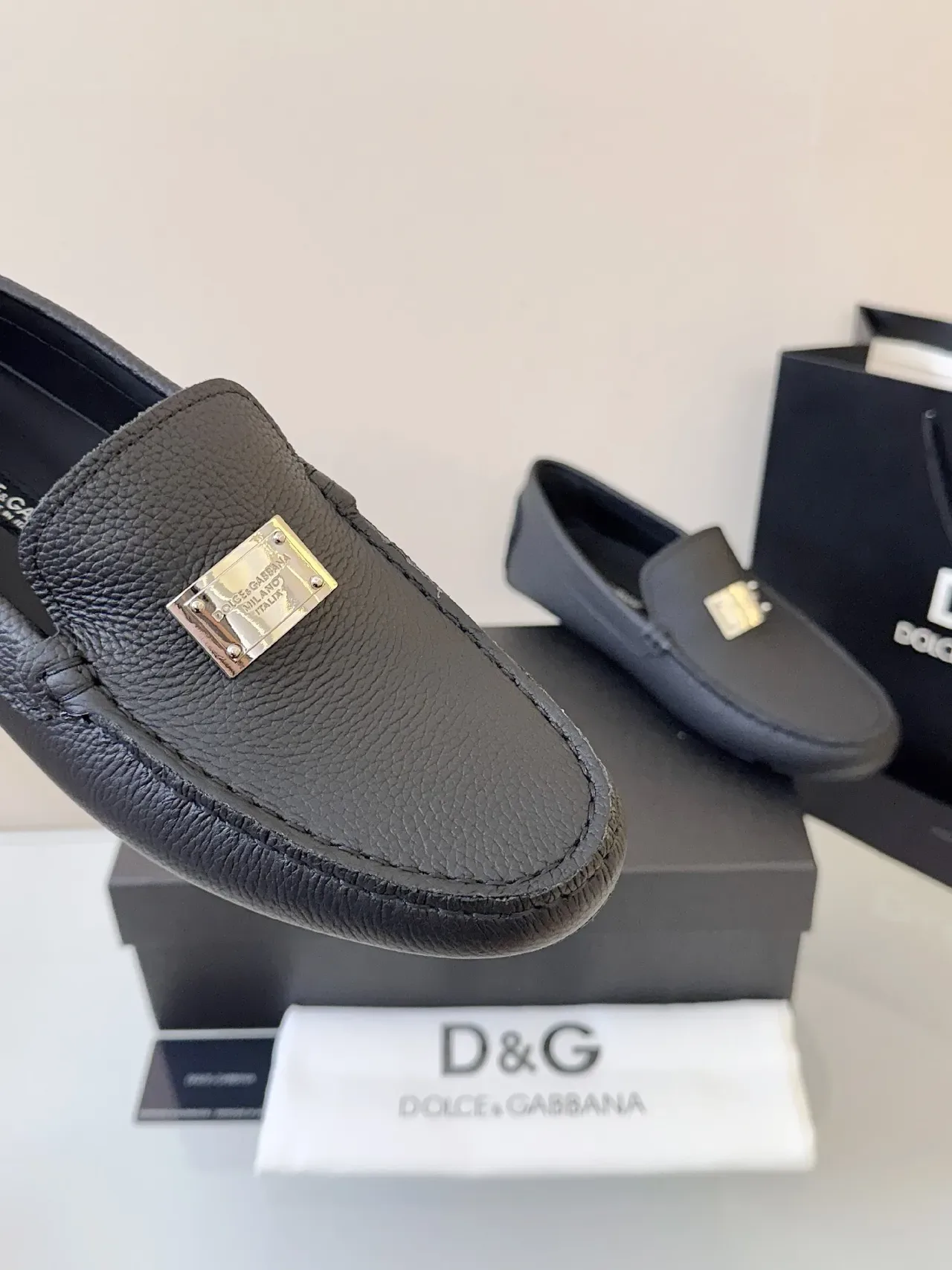 Dolce & Gabbana Portofino Negro Cuero Pebbled Loafer 3