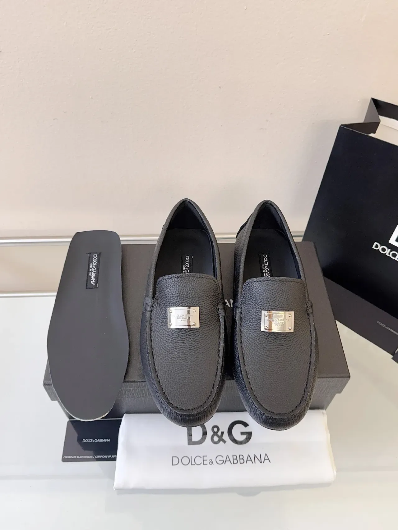 Dolce & Gabbana Portofino Negro Cuero Pebbled Loafer 6