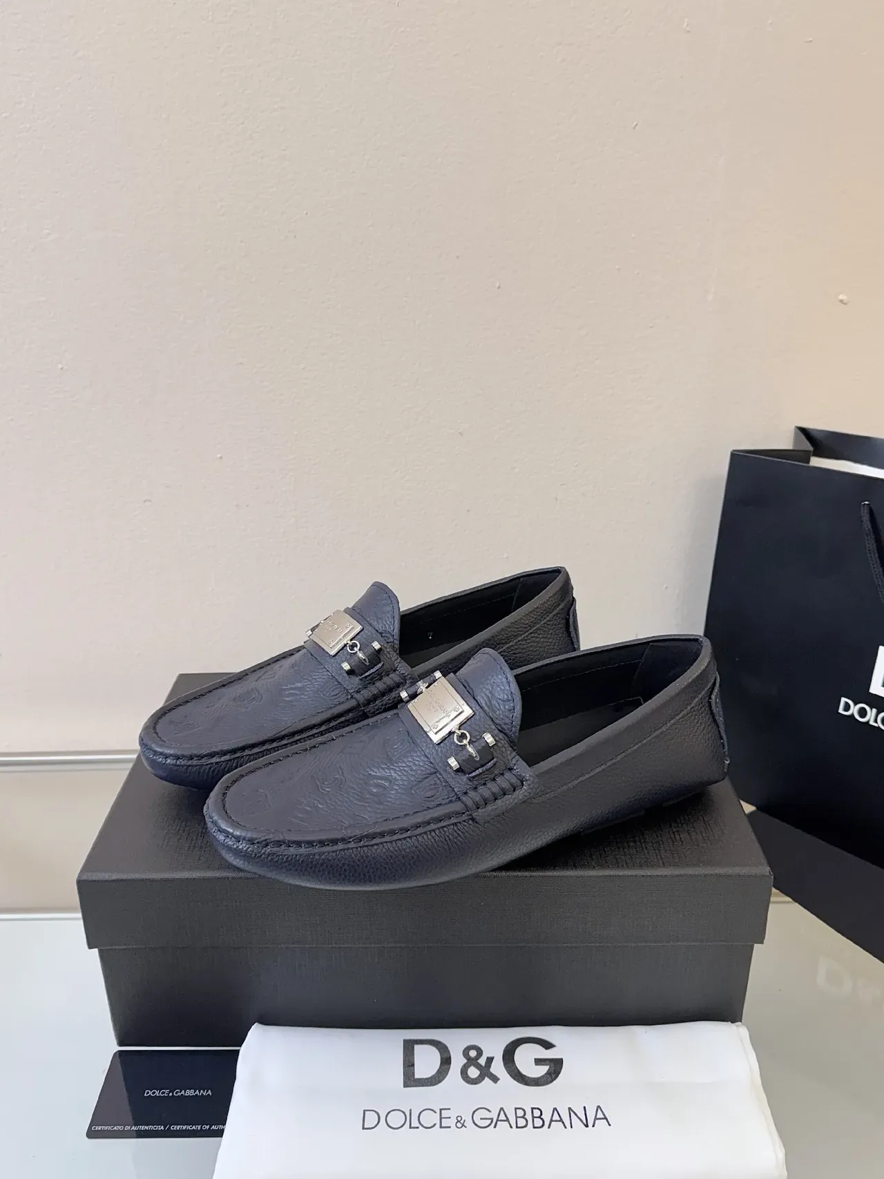 Dolce & Gabbana Portofino Azul Marino Cuero Embossado Mocasín 2