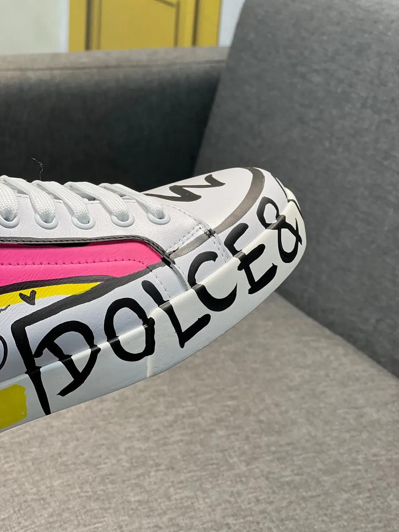 Dolce & Gabbana Portofino Chaussures Lifestyle Blanches Roses Graffiti-Print à col bas 3