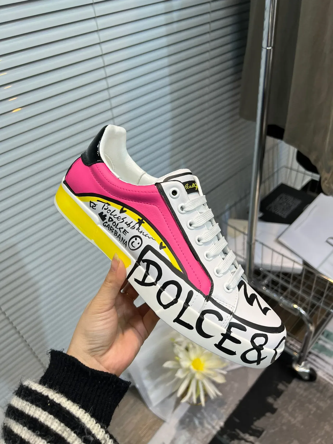 Dolce & Gabbana Portofino Chaussures Lifestyle Blanches Roses Graffiti-Print à col bas 6