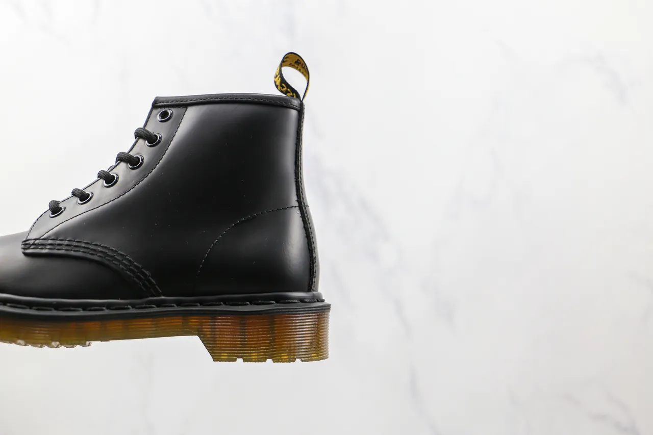 Dr. Martens 1460 Bota Negra Cuero Suave Martin 4