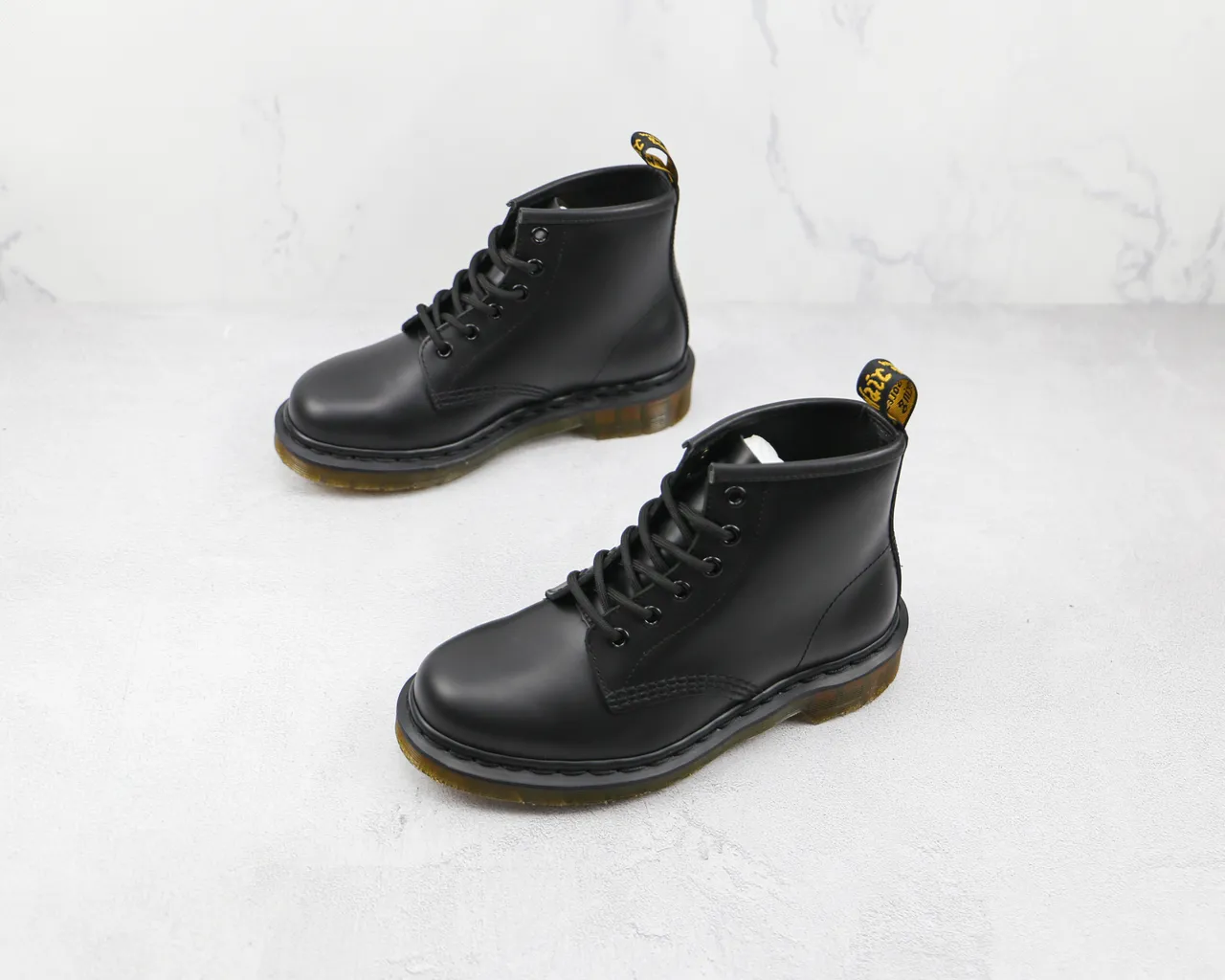 Dr. Martens 1460 Bota Negra Cuero Suave Martin 7