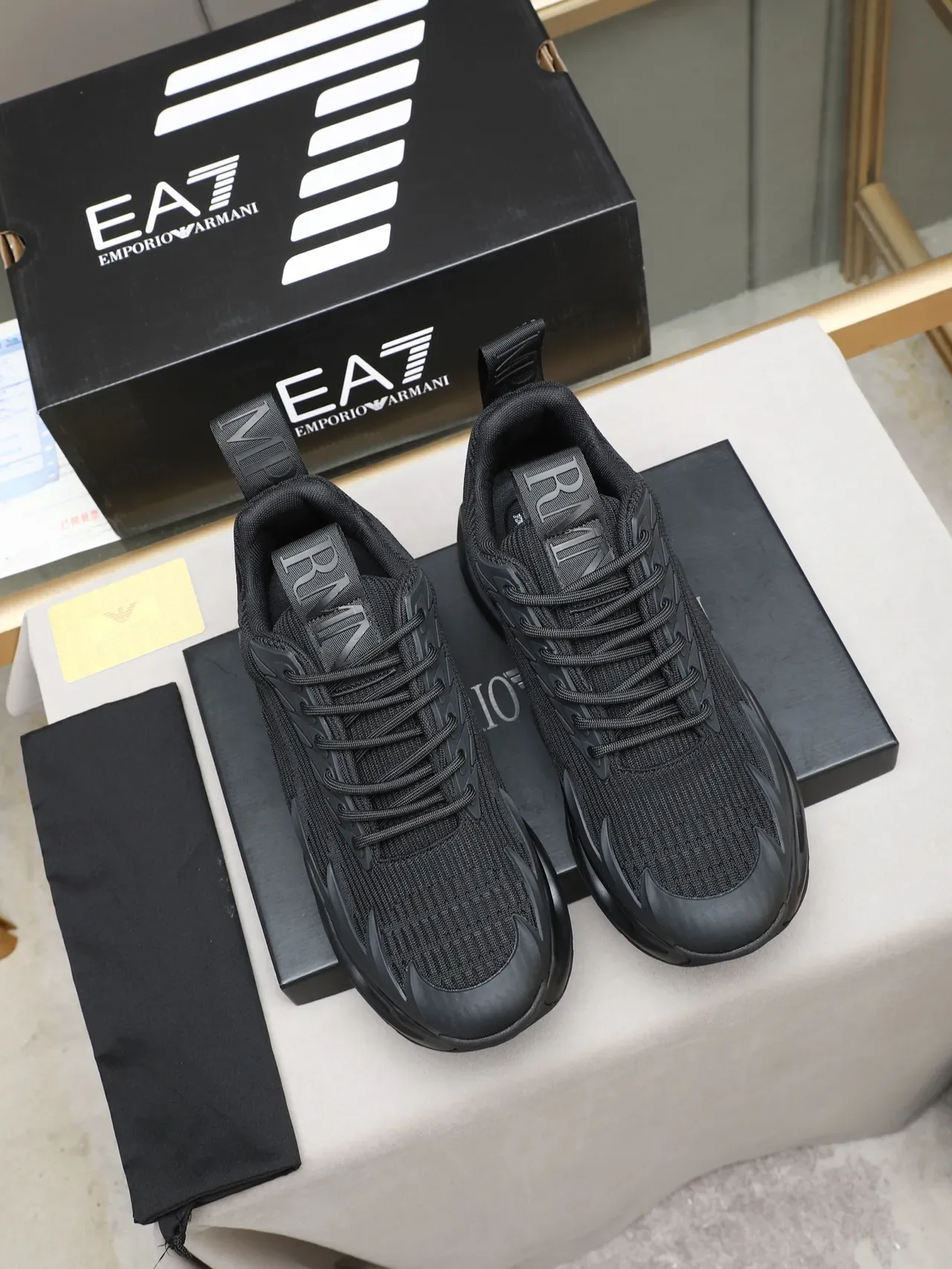 Emporio Armani काला मोनोक्रोम निटेड अपर लाइफस्टाइल स्नीकर 2
