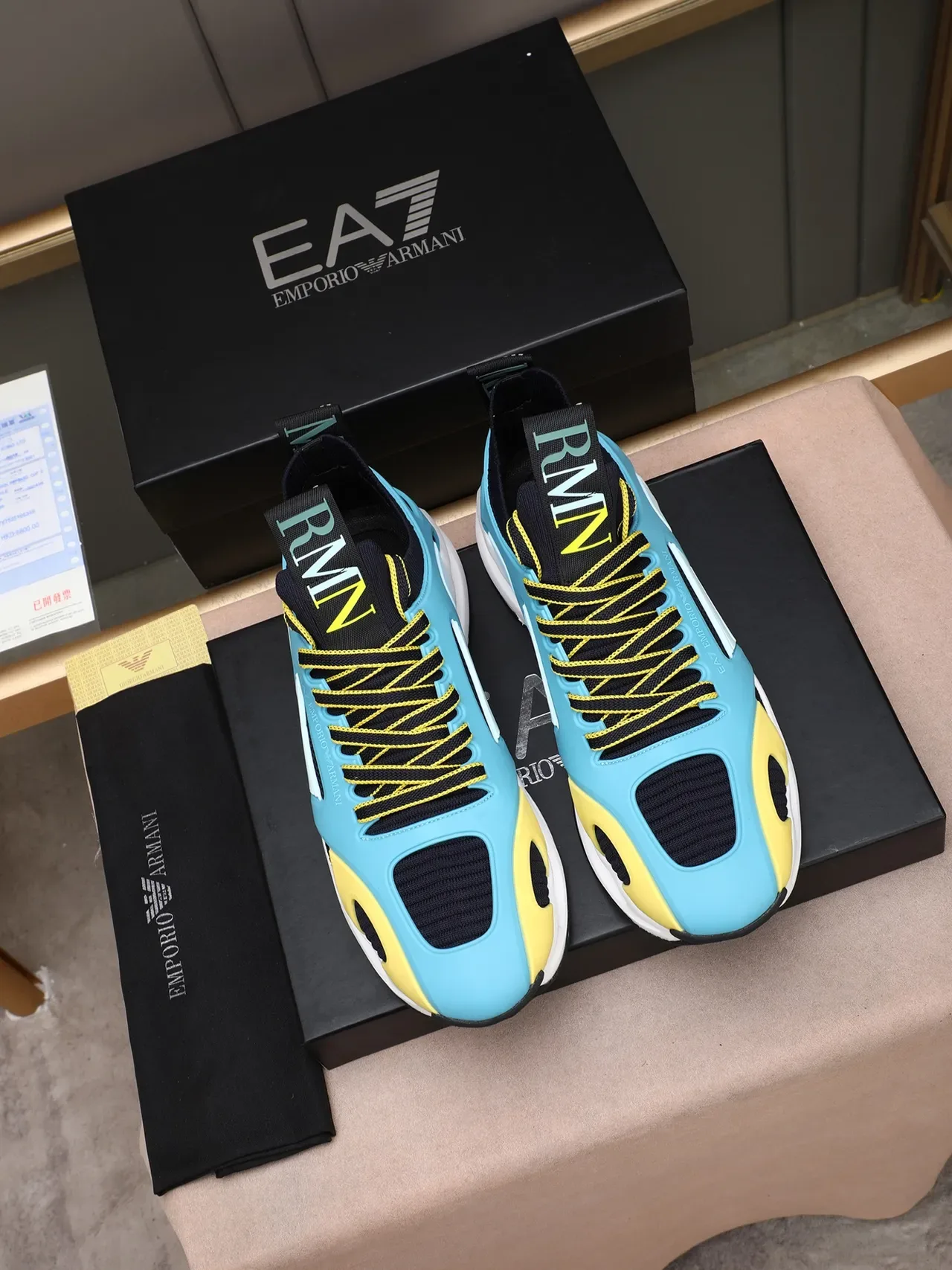 Emporio Armani EA7 Navy Sky Blue Lemon Yellow zapatillas lifestyle con cordones 2