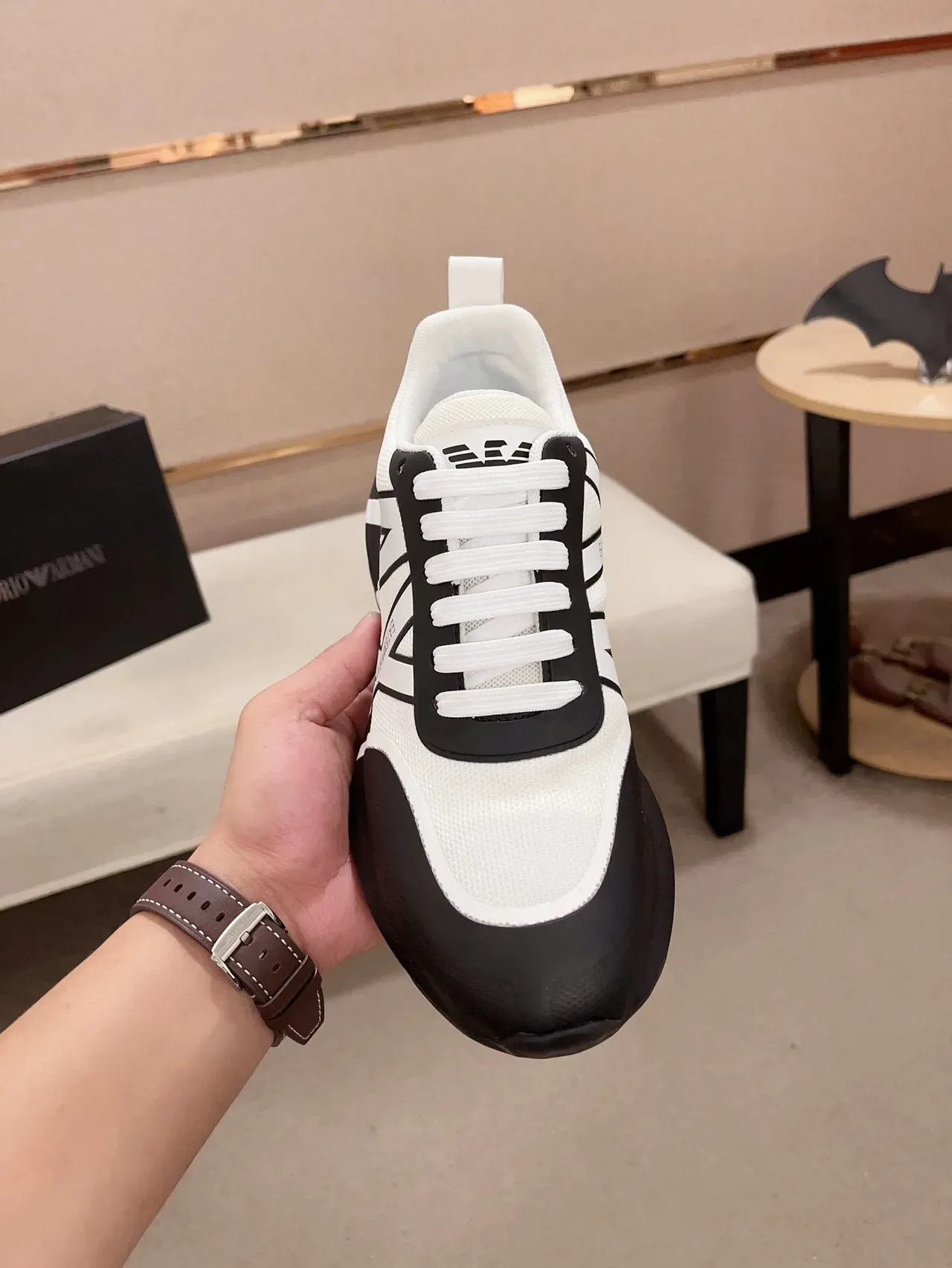 Emporio Armani Tênis Lifestyle Preto e Branco Logo Monocromo 2