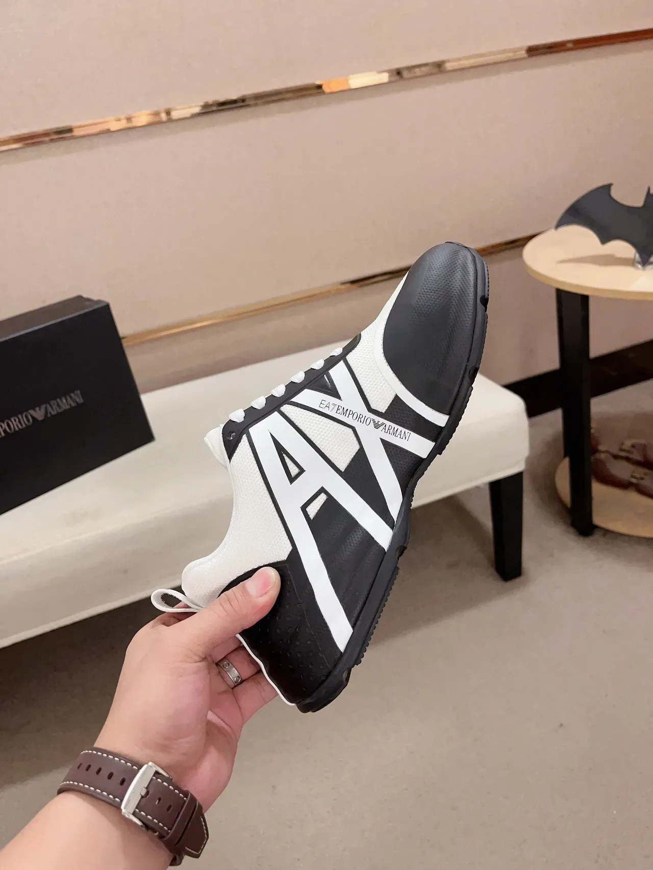 Emporio Armani Tênis Lifestyle Preto e Branco Logo Monocromo 5