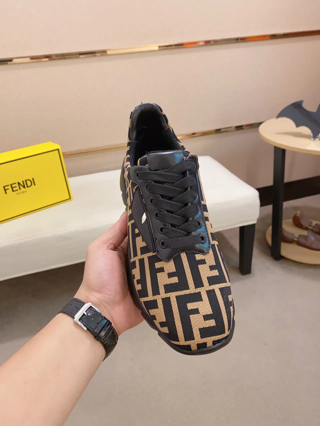Fendi 米色 黑色 蒙马尔格尼特 针织鞋面 凸纹鞋底 厚底运动鞋 6