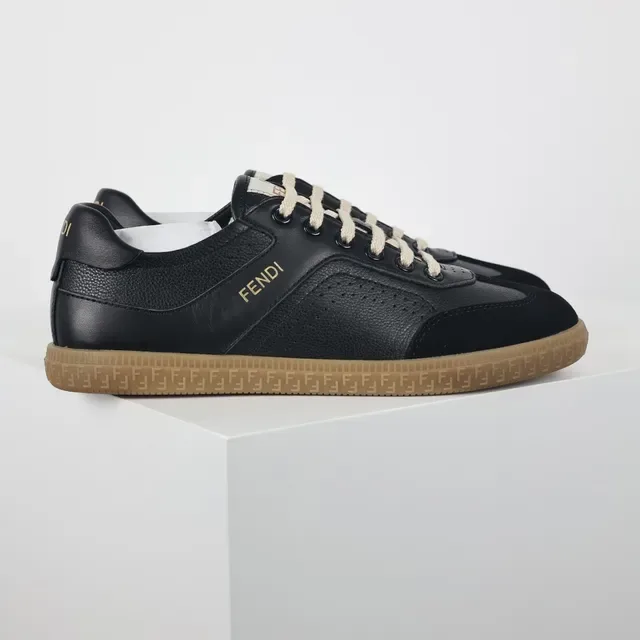 Fendi Chaussures Lifestyle Noires et Beiges en Cuir et Daim avec Lacets Plans 3