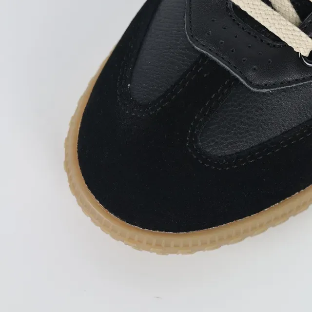 Fendi Chaussures Lifestyle Noires et Beiges en Cuir et Daim avec Lacets Plans 5
