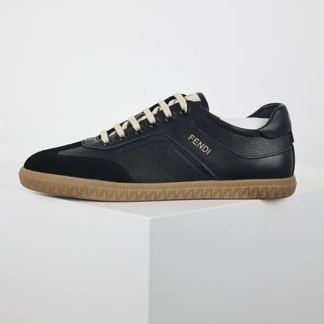 Fendi Chaussures Lifestyle Noires et Beiges en Cuir et Daim avec Lacets Plans 9