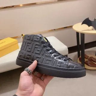 Fendi Tênis Lifestyle Preto com Monograma Embossado de Topo Alto