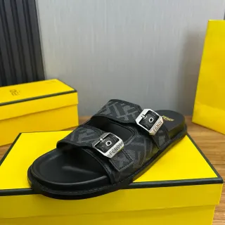Fendi صندل أسود ثنائي المشبك FF مونوغرام