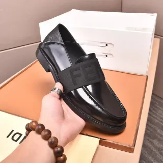 Fendi FF Logo लوبفر أسود جلد لامع ومخطط