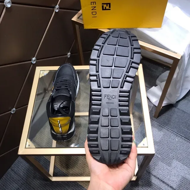 Fendi FF Logo Sneaker Preto Amarelo Tênis Lifestyle 3