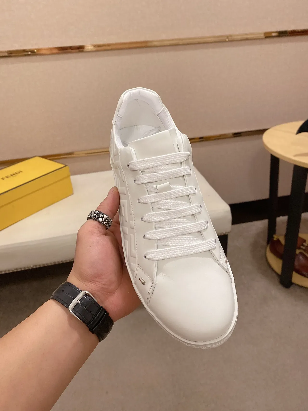 Fendi FF Monogram Zapatillas Lifestyle de Cuero Blanco 9