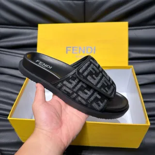 Fendi FF Slide কালো এবং ধূসর Monogram স্লিপার