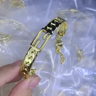 سوارة فندي ذهب أسود معدنية برباطة سلاسل متشابكة