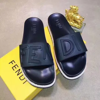 Fendi Logotype Sangle Glisse Noir Blanc Caoutchouté Supérieur Gravé Pantoufles