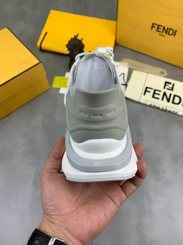 Fendi Runner Zapatillas Chunky Blancas y Grises 3