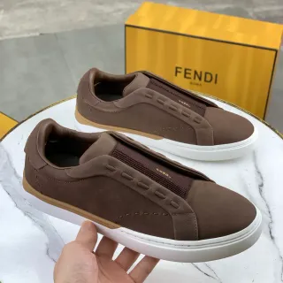 Fendi 棕色皮革一脚蹬生活方式运动鞋