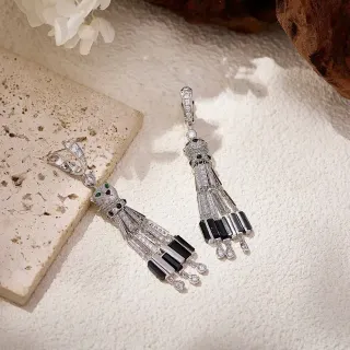 Brincos com motivo de cabeça de animal Pavé e Baguette Stone Tassel