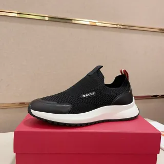 BALLY أحذية رياضية سوداء وبيضاء مع وجه علوي من التريكو، بناء slip-on، lifestyle sneakers