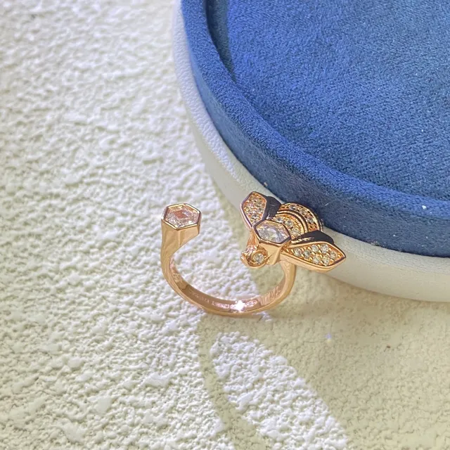 Bee-Shaped Pavé Crystal Stud Earrings 3