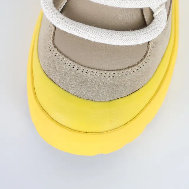 Zapatillas de plataforma de ante beige y amarillo 4