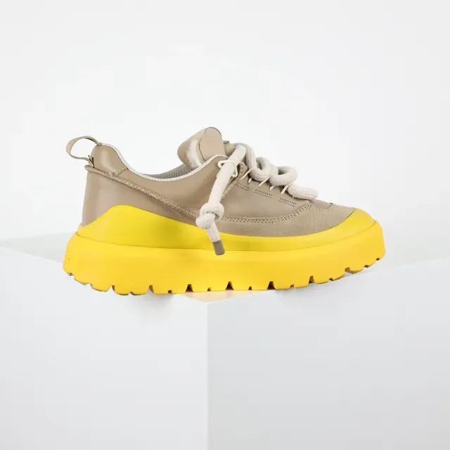 Zapatillas de plataforma de ante beige y amarillo 7