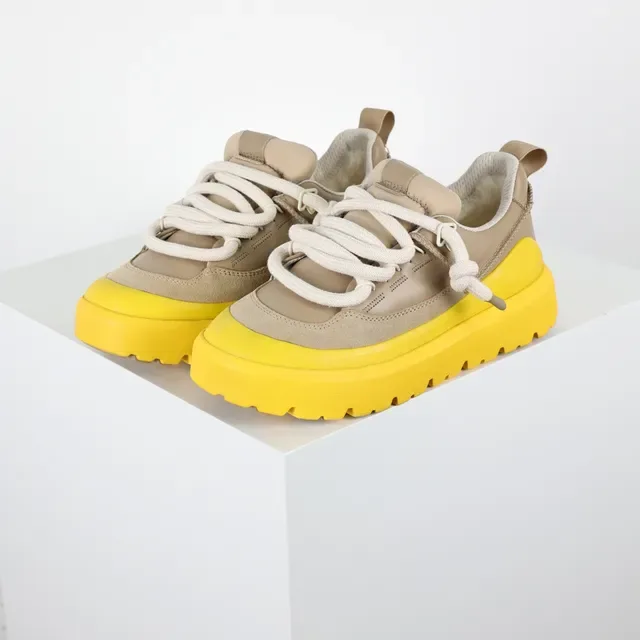 Zapatillas de plataforma de ante beige y amarillo 8