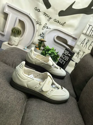 Beige Black T-Strap Closure Perforated Side Panels Mary Jane Shoes 9