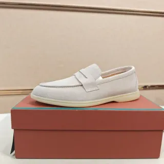Loafer de camurça bege com cinto penny