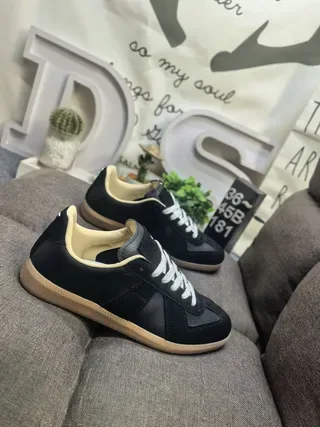 Black Beige Low-Top Leather Upper Sneakers 9