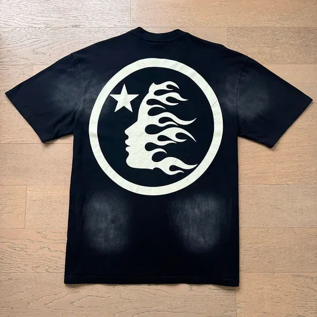 Black Distressed Graphic Flame Star Print T-Shirt 4