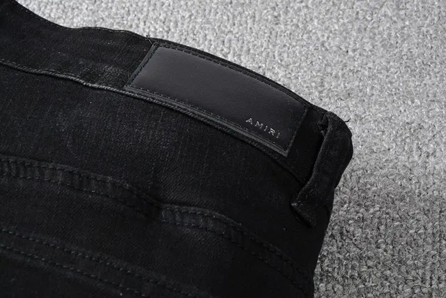 काला distressed slim-fit जींस 3