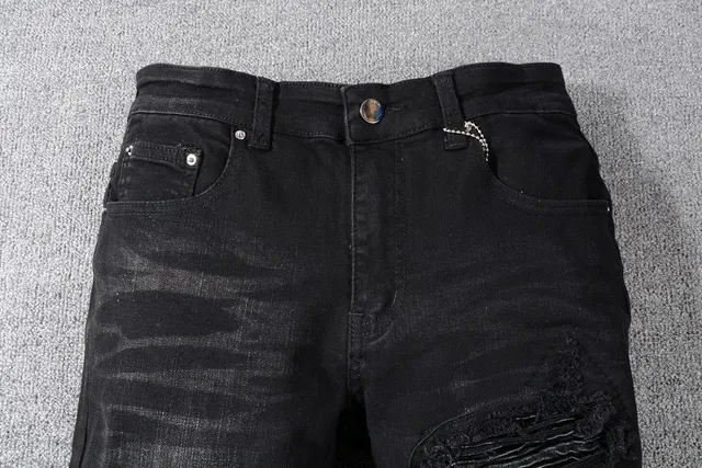 काला distressed slim-fit जींस 11