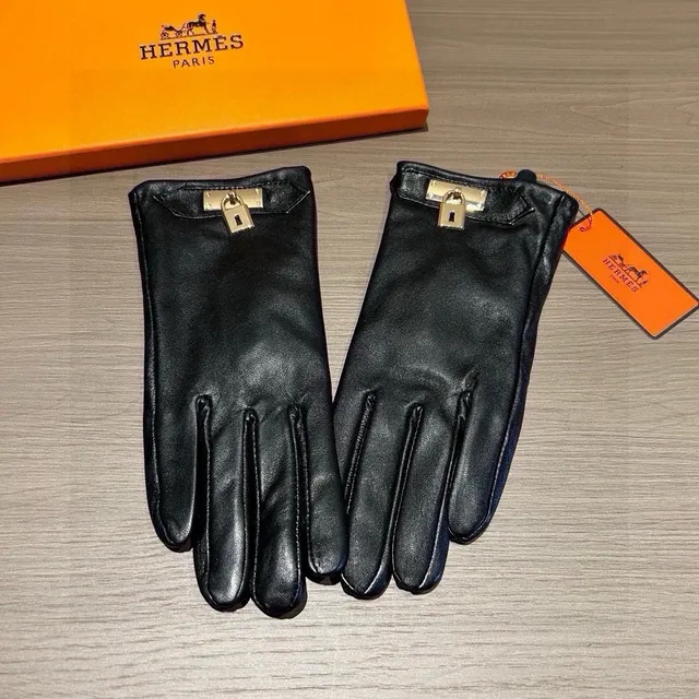 Black Gold Smooth Cuff-Mounted Padlock-Style Hardware Leather Gloves 5