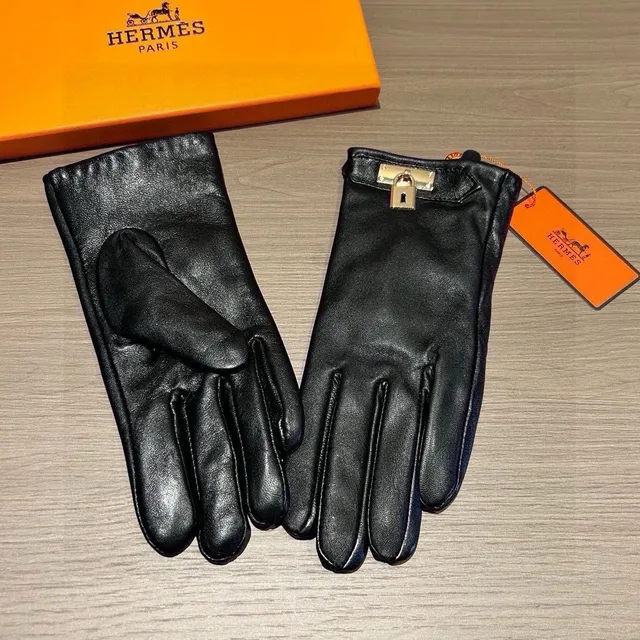 Black Gold Smooth Cuff-Mounted Padlock-Style Hardware Leather Gloves 9