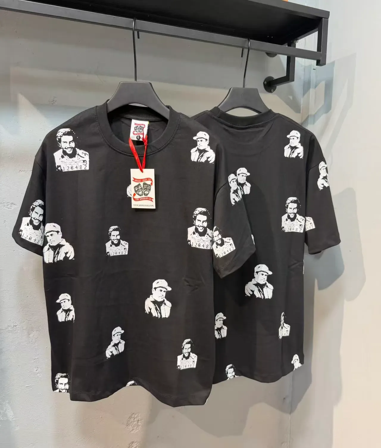 Black Graphic-Print Crewneck T-Shirt 3