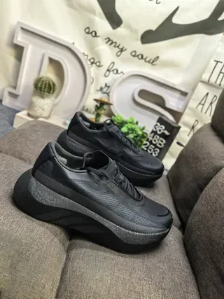 Black Monochromatic Textured Mesh-Synthetic Upper Sneakers 9