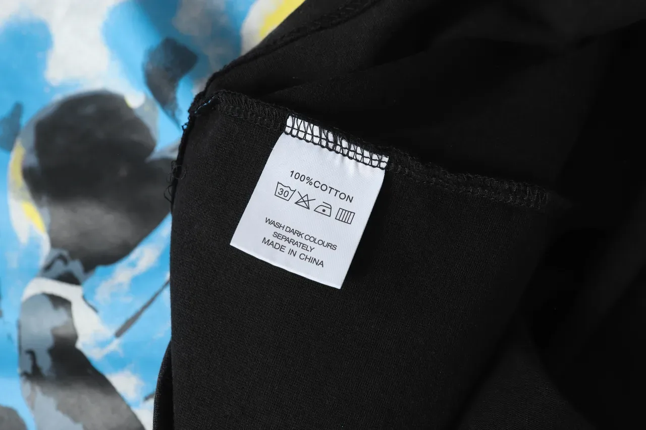 Black Oversized Graphic-Print T-Shirt 15
