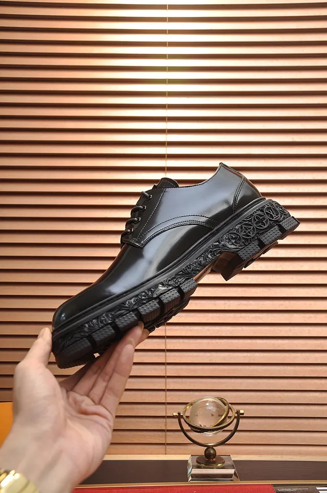 Chaussures Oxford en cuir noir poli avec lacets fermés 5