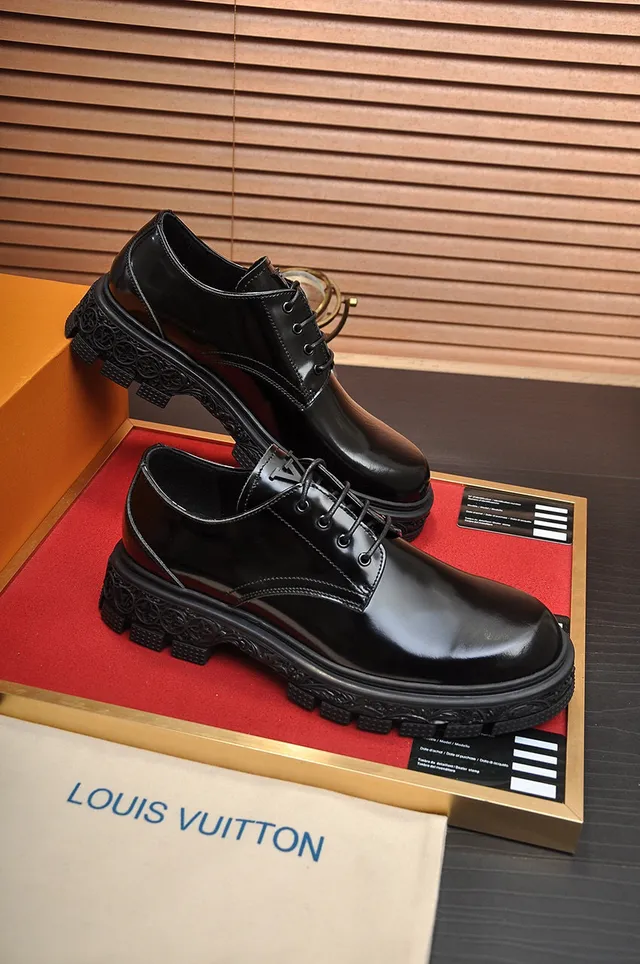 Chaussures Oxford en cuir noir poli avec lacets fermés 6
