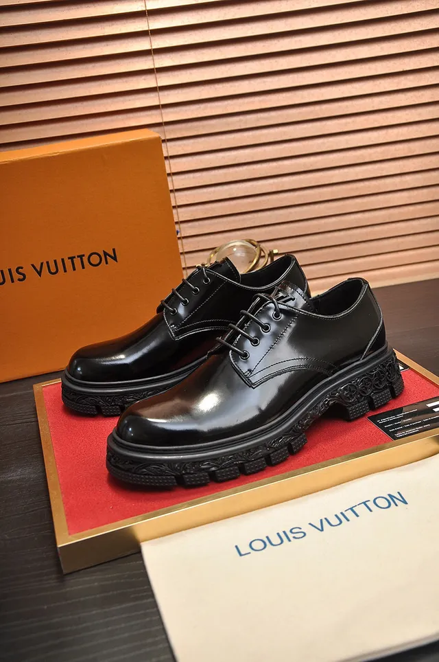 Chaussures Oxford en cuir noir poli avec lacets fermés 7