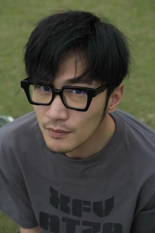 黑色矩形框厚眼镜腿太阳镜 7
