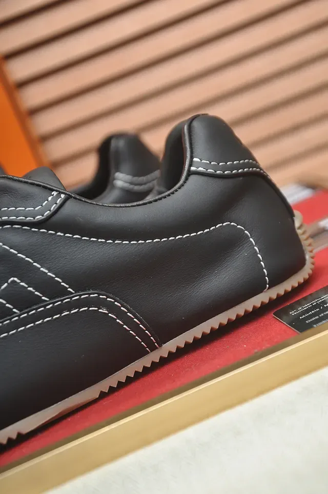 Black White Leather Upper Contrast Stitching Sneakers 2