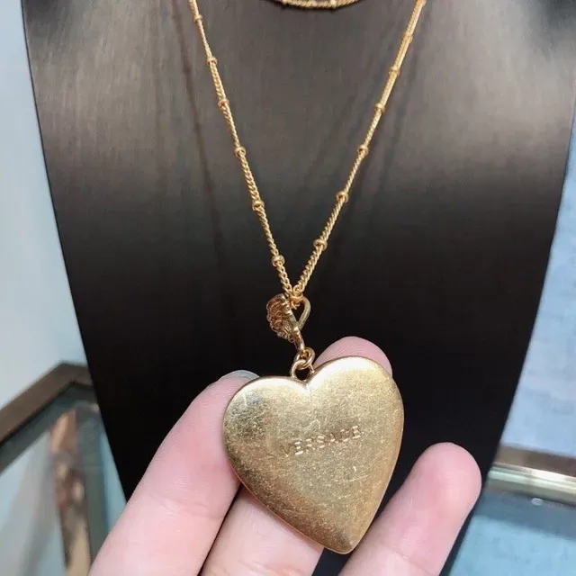 Blue Gold Heart-Shaped Pavé-Set Stones Necklace 3