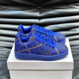 Blue Knit Woven Pattern Low-Top Sneakers