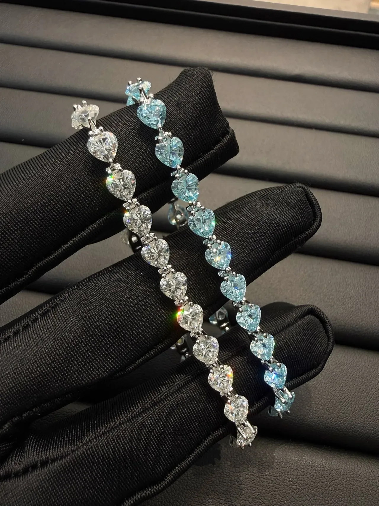 Blue White Heart-Shaped Faceted Stones Linked Chain Construction Necklace 6